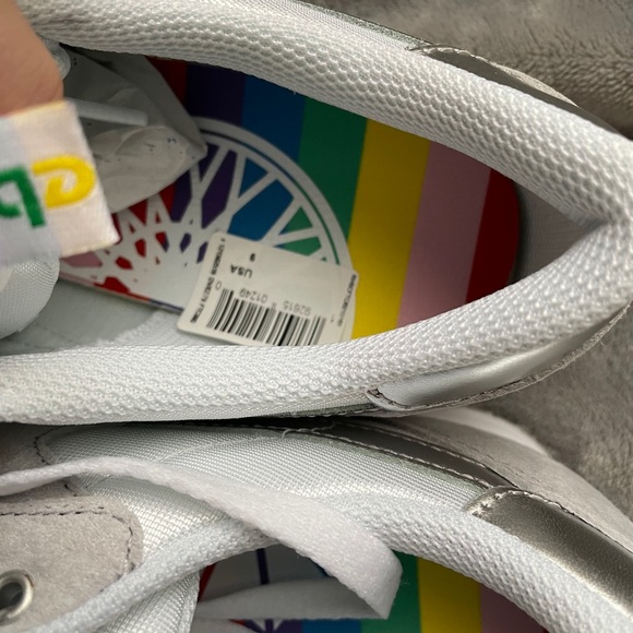 SoulCycle x Reebok Exclusive White/Grey Sneaker - Picture 8 of 13